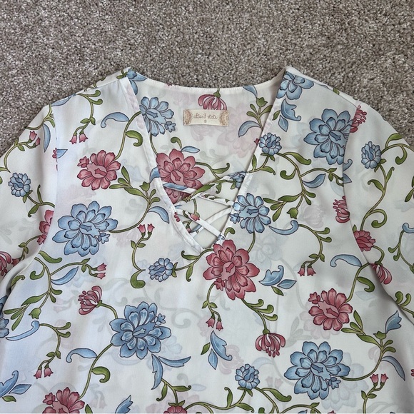 Altar’d State Women’s Cream and Pink Floral Bell Sleeve Blouse Size Small - Picture 3 of 8